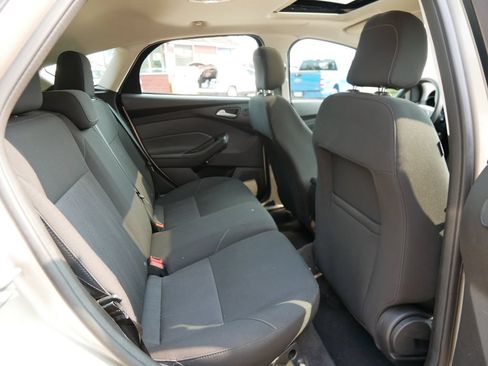 Certified 2018 Ford Focus SEL FWD image 9