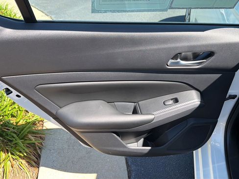 Used 2022 Nissan Altima 2.5 S FWD image 17