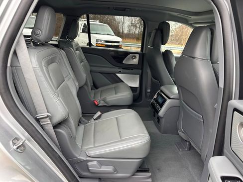 Used 2020 Lincoln Aviator Reserve w/ Equipment Group 202A image 20