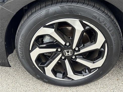 Used 2017 Honda Accord EX-L image 9