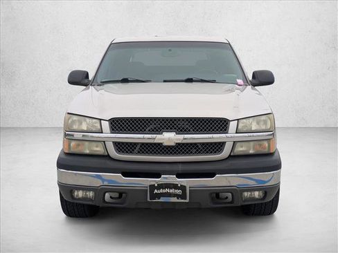 Used 2004 Chevrolet Avalanche 2WD image 2