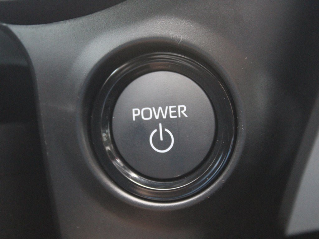 Used 2026 Toyota Sienna LE FWD image 4