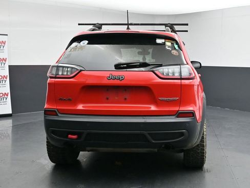 Used 2019 Jeep Cherokee Trailhawk w/ Cold Weather Group image 8