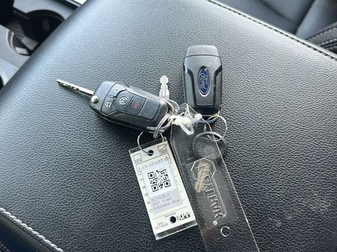 Used 2021 Ford F350 Lariat w/ Chrome Package image 25