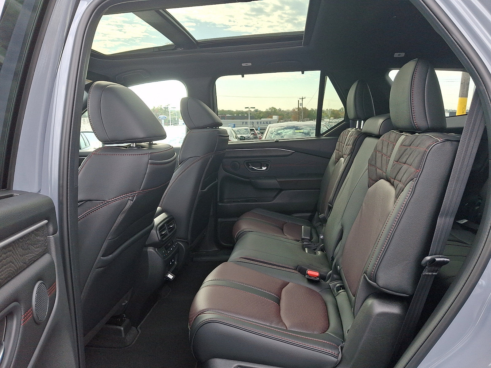 New 2026 Honda Pilot Black Edition image 5
