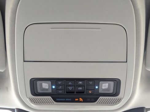 Used 2025 Ford Expedition Active AWD/4WD image 30
