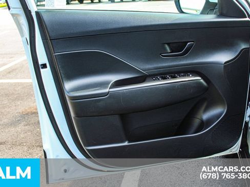 Used 2025 Hyundai Kona SEL FWD image 38