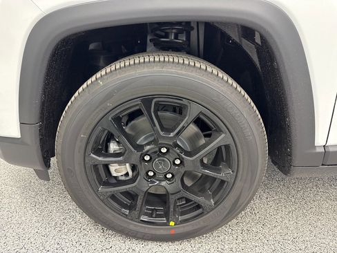 New 2026 Jeep Compass Latitude image 10