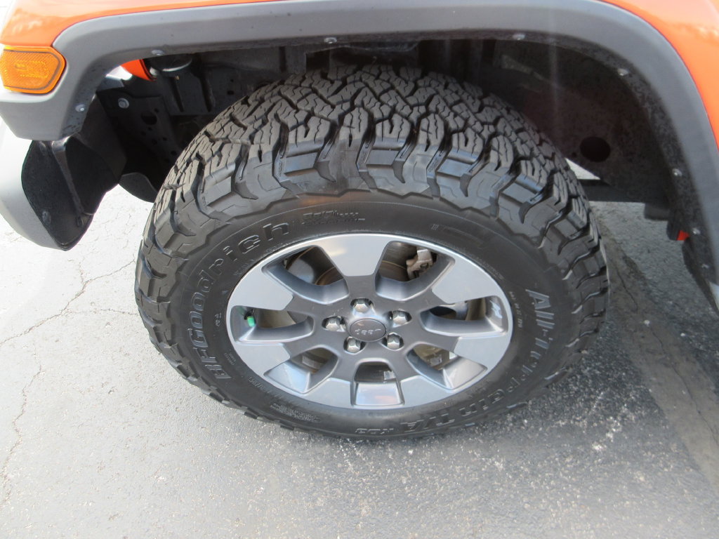 Used 2019 Jeep Wrangler Unlimited Sahara AWD/4WD image 14