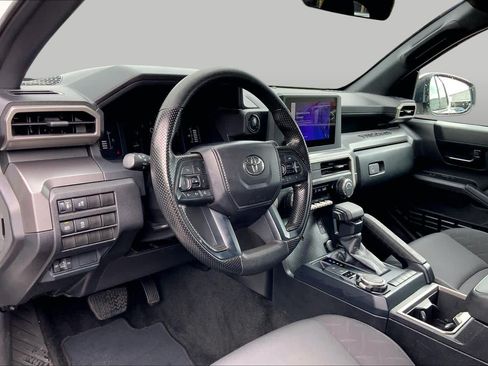 Used 2024 Toyota Tacoma SR5 AWD/4WD image 17