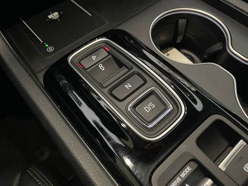 Certified 2024 Honda Pilot Touring image 13