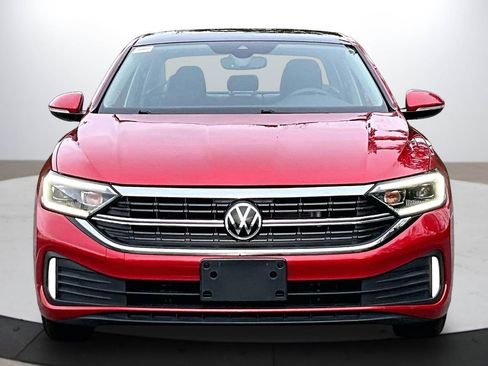 Used 2022 Volkswagen Jetta SEL image 3