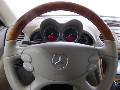 Used 2004 Mercedes-Benz SL 500 image 9