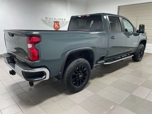Used 2025 Chevrolet Silverado 2500 LT AWD/4WD image 6