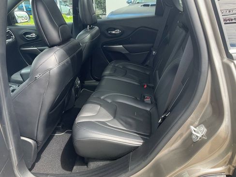 Used 2021 Jeep Cherokee Latitude Lux 80th Anniv w/ Quick Order Package 26U 80TH image 20