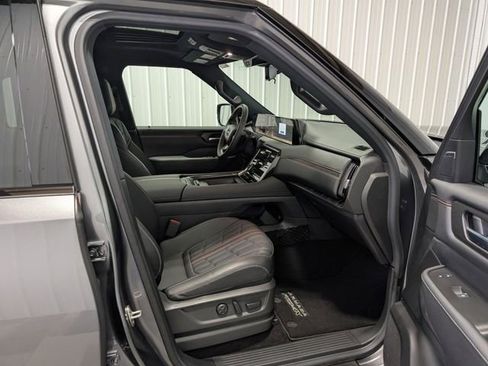 Used 2025 Nissan Armada PRO-4X w/ Pro-4X Premium Package image 30