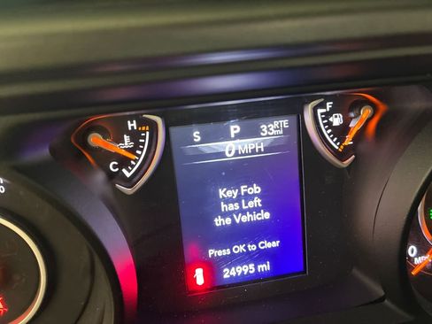 Used 2025 Jeep Wrangler Unlimited Sport AWD/4WD image 17