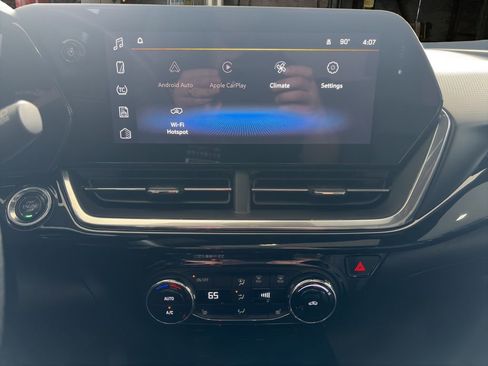 Used 2024 Chevrolet Trax RS w/ Sunroof Package image 22