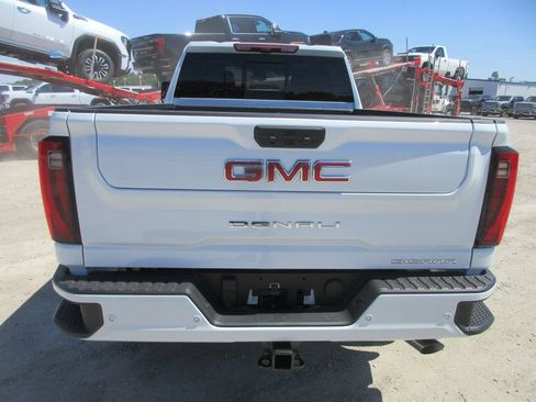 New 2026 GMC Sierra 2500 Denali w/ Denali Reserve Package AWD/4WD image 6