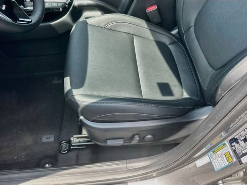 Certified 2025 Kia Seltos EX FWD image 19