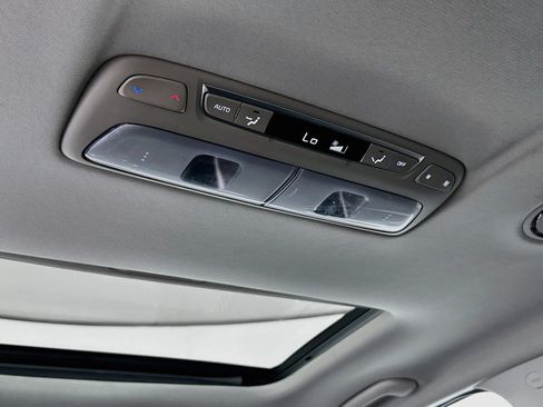Used 2025 Kia Telluride S FWD image 29