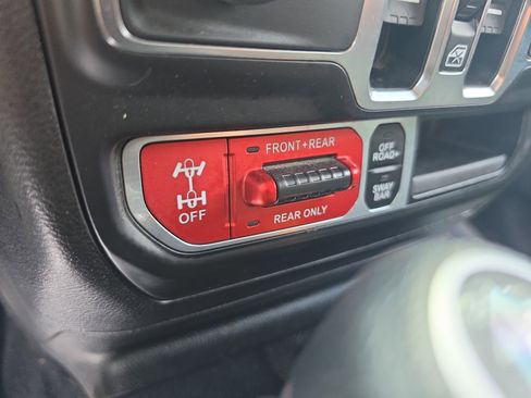 Used 2020 Jeep Gladiator Rubicon w/ LED Lighting Group AWD/4WD image 31