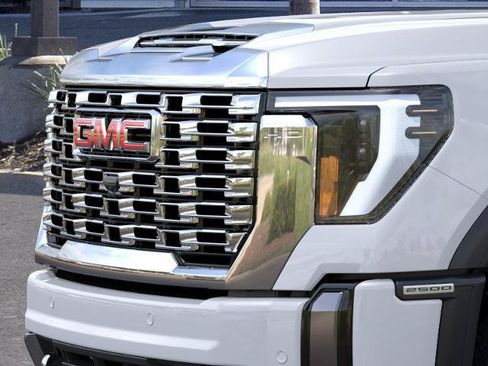 New 2026 GMC Sierra 2500 Denali w/ Denali Reserve Package AWD/4WD image 13