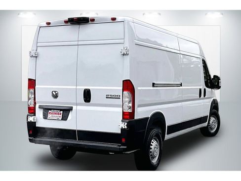 Used 2025 RAM ProMaster 2500 w/ Convenience Group image 13