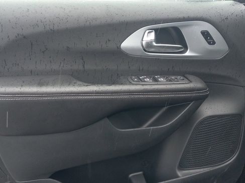 New 2026 Chrysler Pacifica Limited image 34