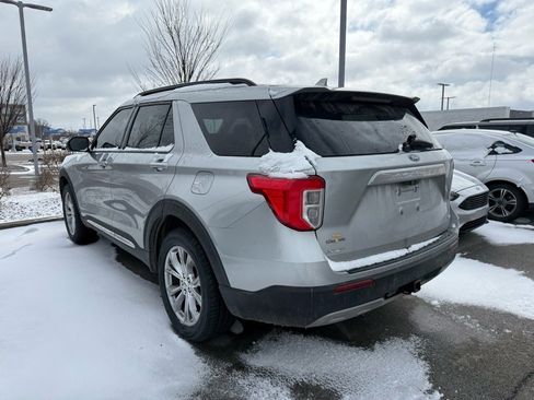 Used 2020 Ford Explorer XLT w/ Equipment Group 202A image 7