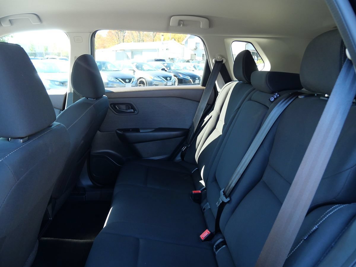 Used 2023 Nissan Rogue S AWD/4WD image 22