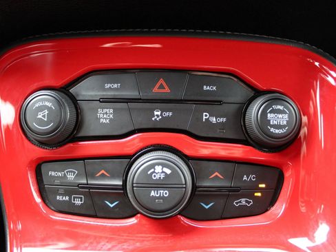 Used 2016 Dodge Challenger R/T Scat Pack RWD image 19