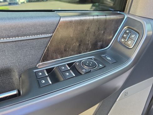 Used 2024 Ford F250 Lariat AWD/4WD image 18