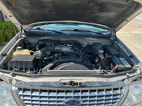 Used 2004 Ford Explorer XLT AWD/4WD image 11