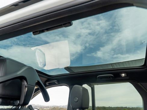 Used 2025 Land Rover Discovery Sport Dynamic SE image 25