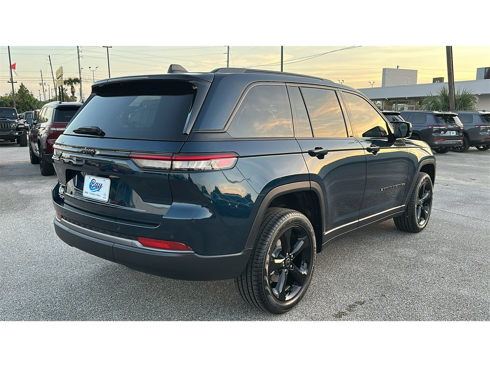 New 2027 Jeep Grand Cherokee Limited RWD image 6