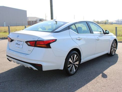 Used 2022 Nissan Altima 2.5 SV w/ SV Premium Package AWD/4WD image 18