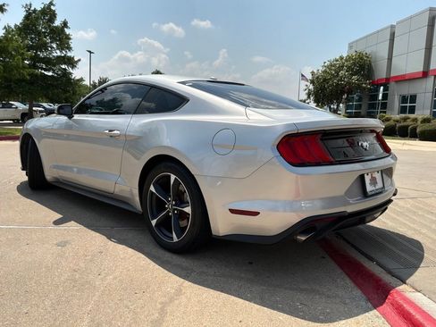 Used 2019 Ford Mustang Coupe RWD image 8