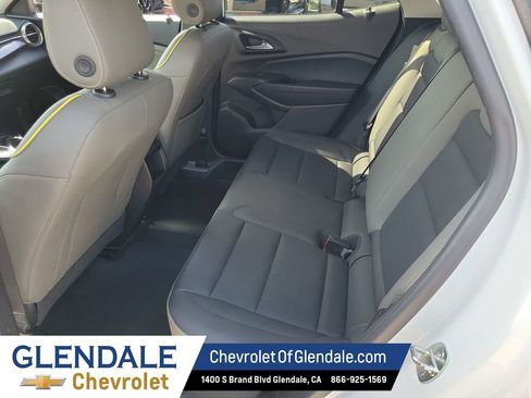 Used 2024 Chevrolet Trax ACTIV w/ Sunroof Package FWD image 22