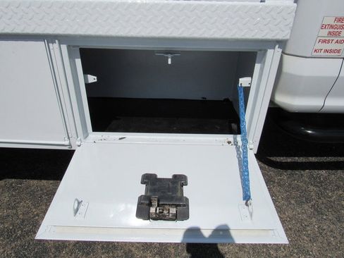 Used 2019 Ford F550 2WD Regular Cab Super Duty image 15