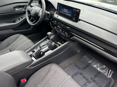 Used 2025 Honda Accord Sport image 17