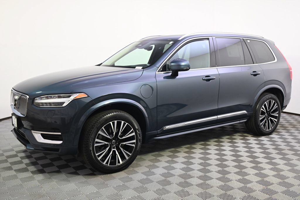 Used 2023 Volvo XC90 T8 Plus AWD/4WD image 2