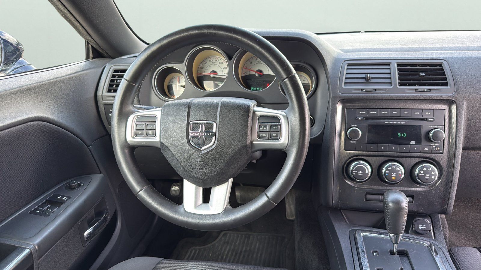 Used 2014 Dodge Challenger SXT RWD image 12