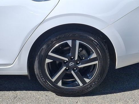 Used 2024 Nissan Sentra SV FWD image 27