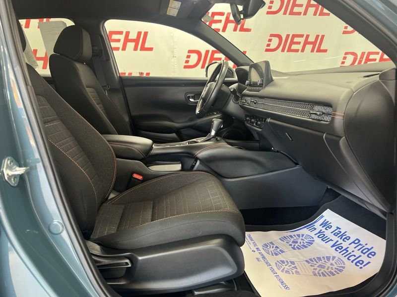 Used 2025 Honda HR-V Sport image 12