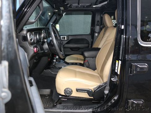 Used 2018 Jeep Wrangler Unlimited Rubicon w/ Dual Top Group image 29