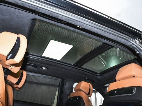 Used 2023 BMW X7 xDrive40i w/ Executive Package image 79