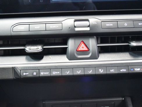 Used 2025 Kia K4 FWD image 26