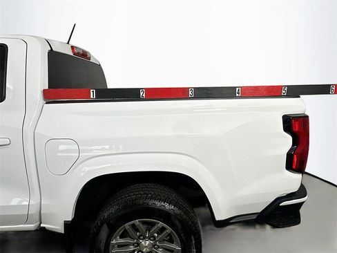 Used 2023 Chevrolet Colorado LT image 30