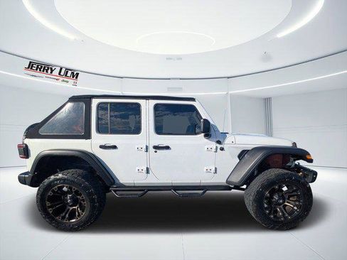 Certified 2019 Jeep Wrangler Unlimited Rubicon w/ Steel Bumper Group image 2